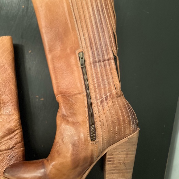 Freebird brown boot. Size 8 great condition - Picture 8 of 9